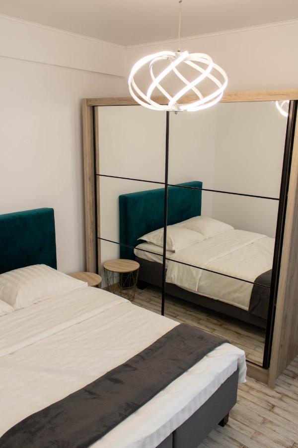 Yzza Apartament Năvodari Exteriör bild