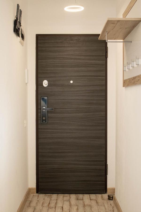 Yzza Apartament Năvodari Exteriör bild