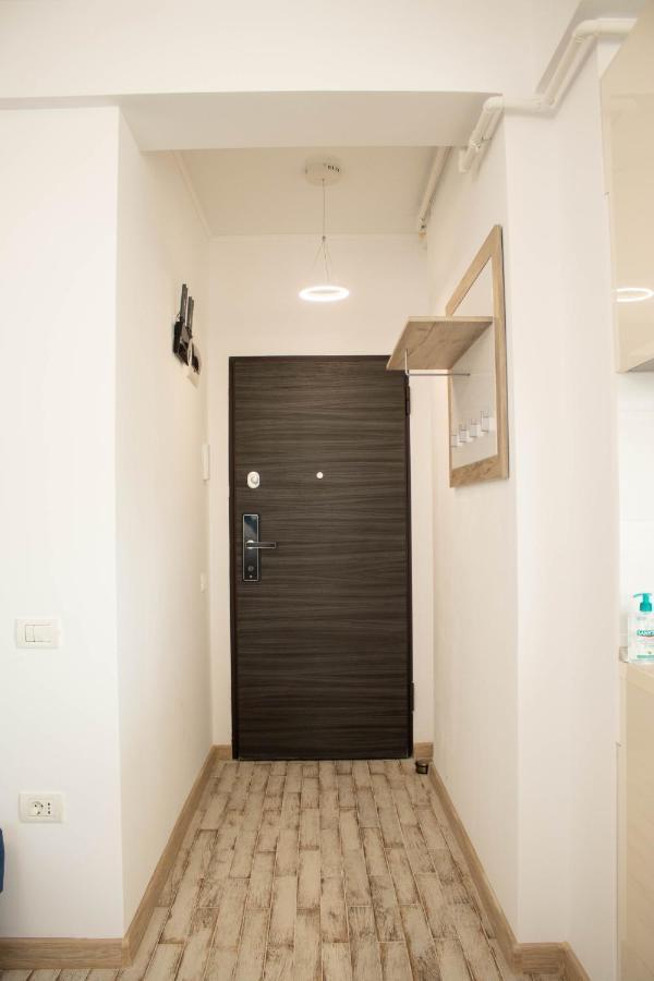 Yzza Apartament Năvodari Exteriör bild